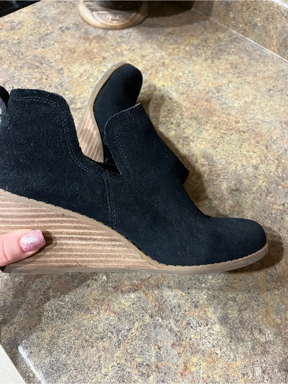 TOMS Black Suede Wedge Ankle Booties Cutout Stacked Heel Sz 8.5 Fall Winter